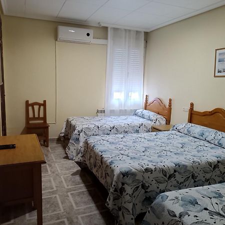 Hostal Avila Ocaña Стая снимка