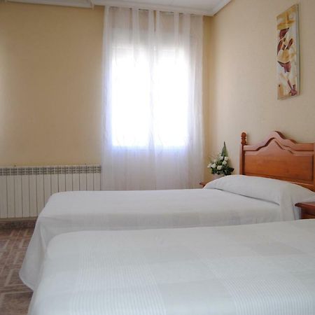 Hostal Avila Ocaña Екстериор снимка