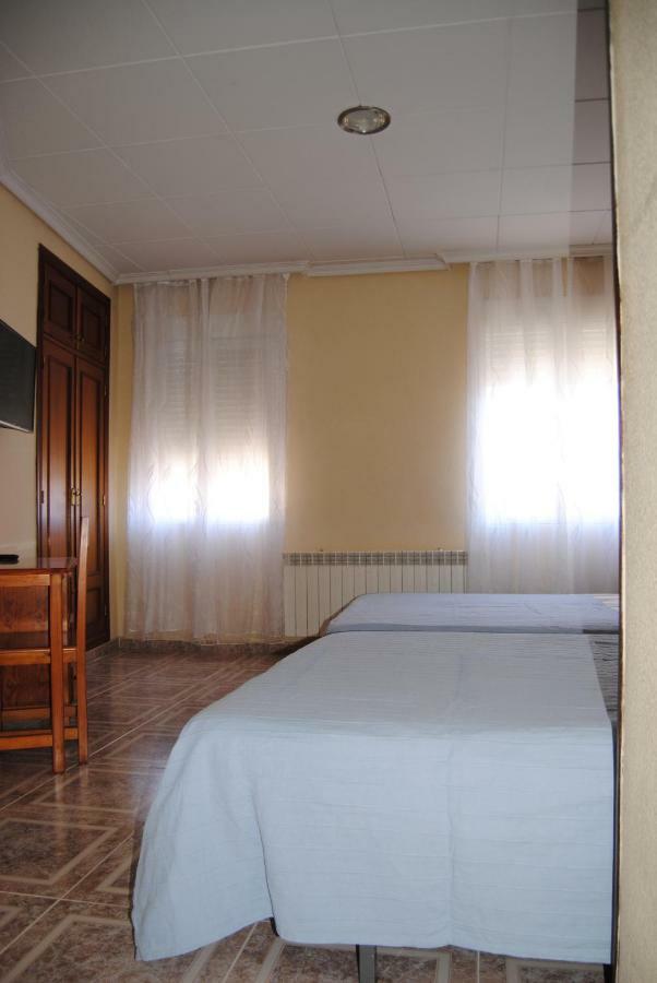 Hostal Avila Ocaña Екстериор снимка