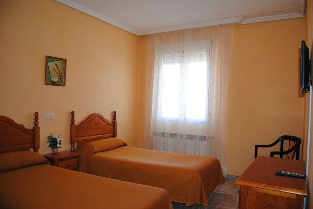 Hostal Avila Ocaña Екстериор снимка
