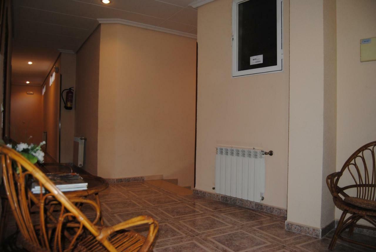 Hostal Avila Ocaña Екстериор снимка
