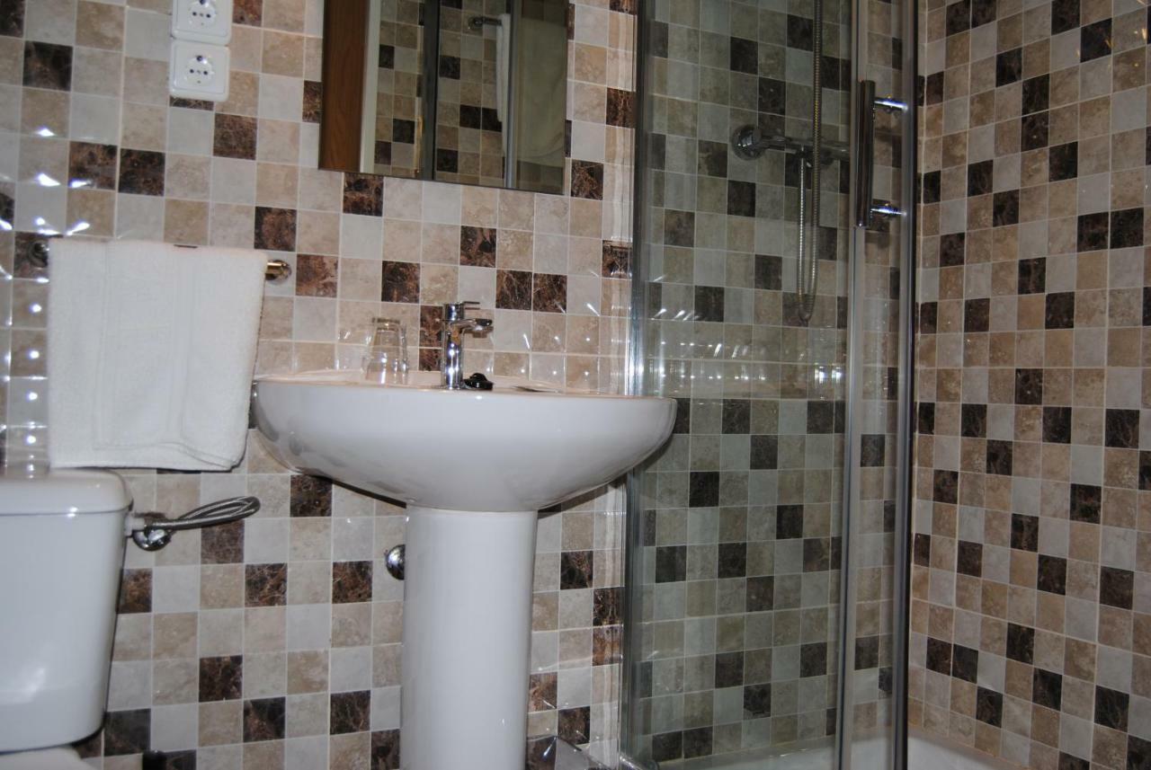 Hostal Avila Ocaña Екстериор снимка