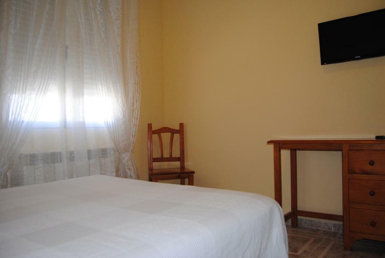Hostal Avila Ocaña Екстериор снимка