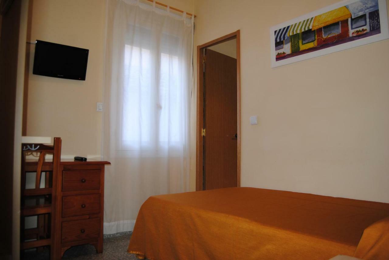 Hostal Avila Ocaña Екстериор снимка