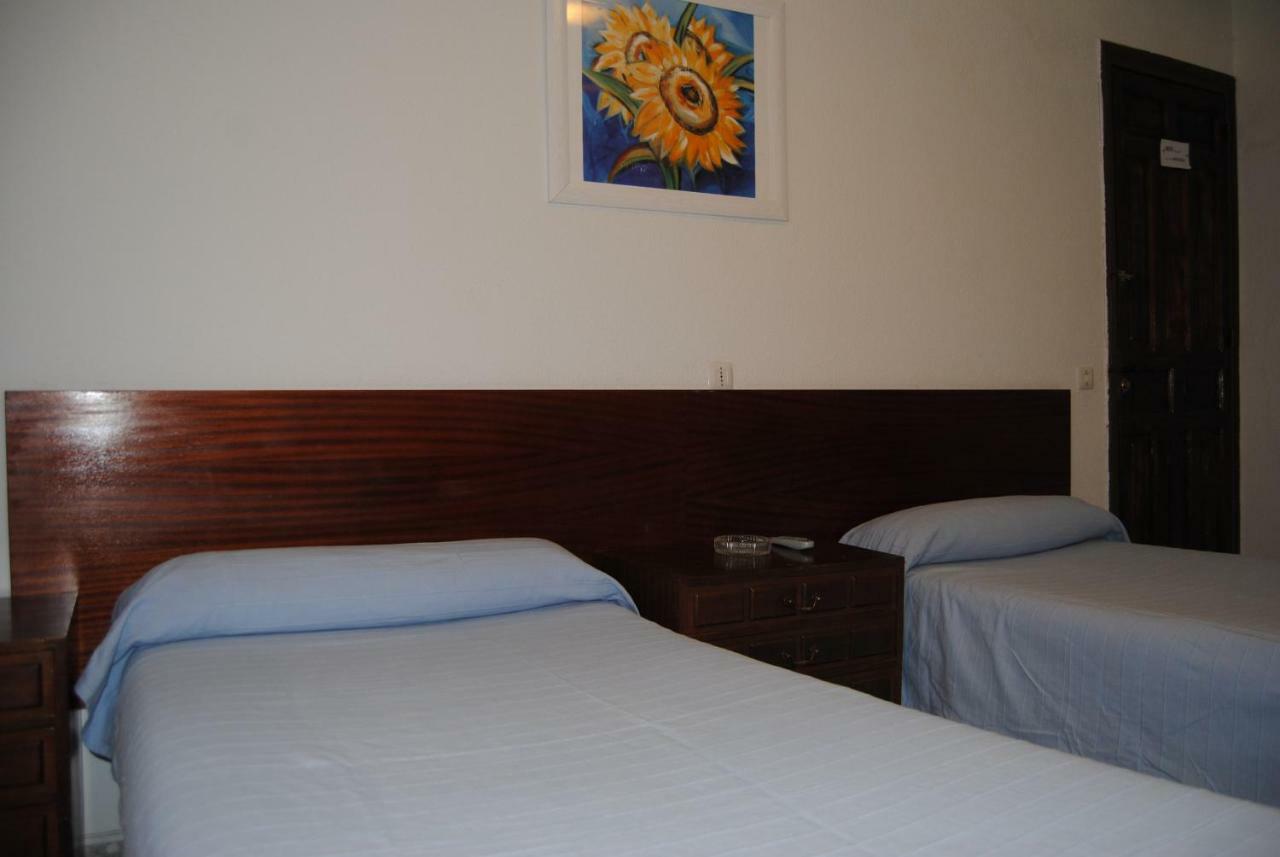Hostal Avila Ocaña Екстериор снимка