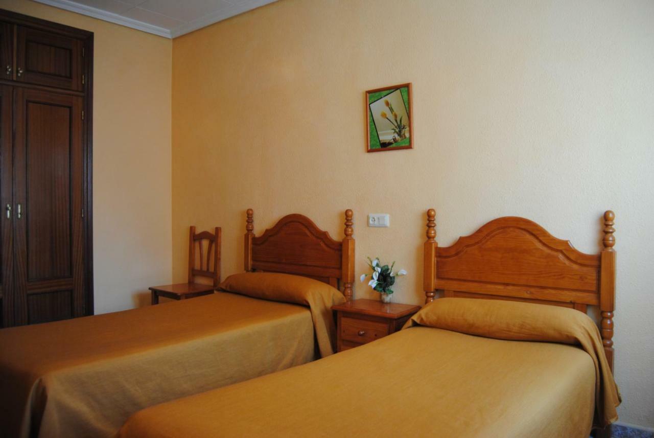 Hostal Avila Ocaña Екстериор снимка
