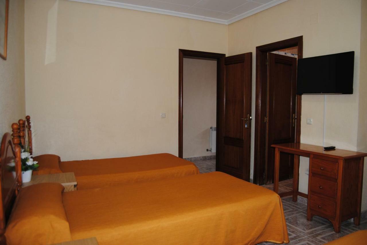 Hostal Avila Ocaña Екстериор снимка