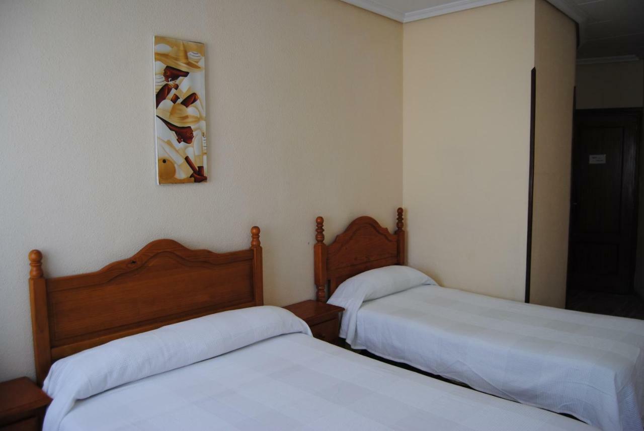 Hostal Avila Ocaña Екстериор снимка