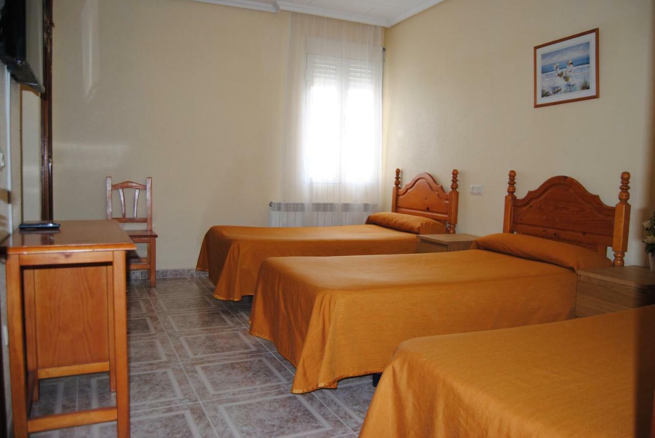 Hostal Avila Ocaña Екстериор снимка