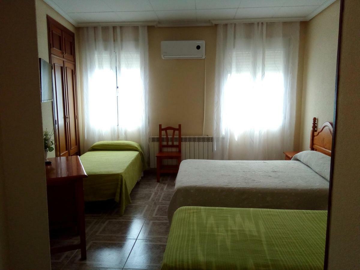 Hostal Avila Ocaña Екстериор снимка